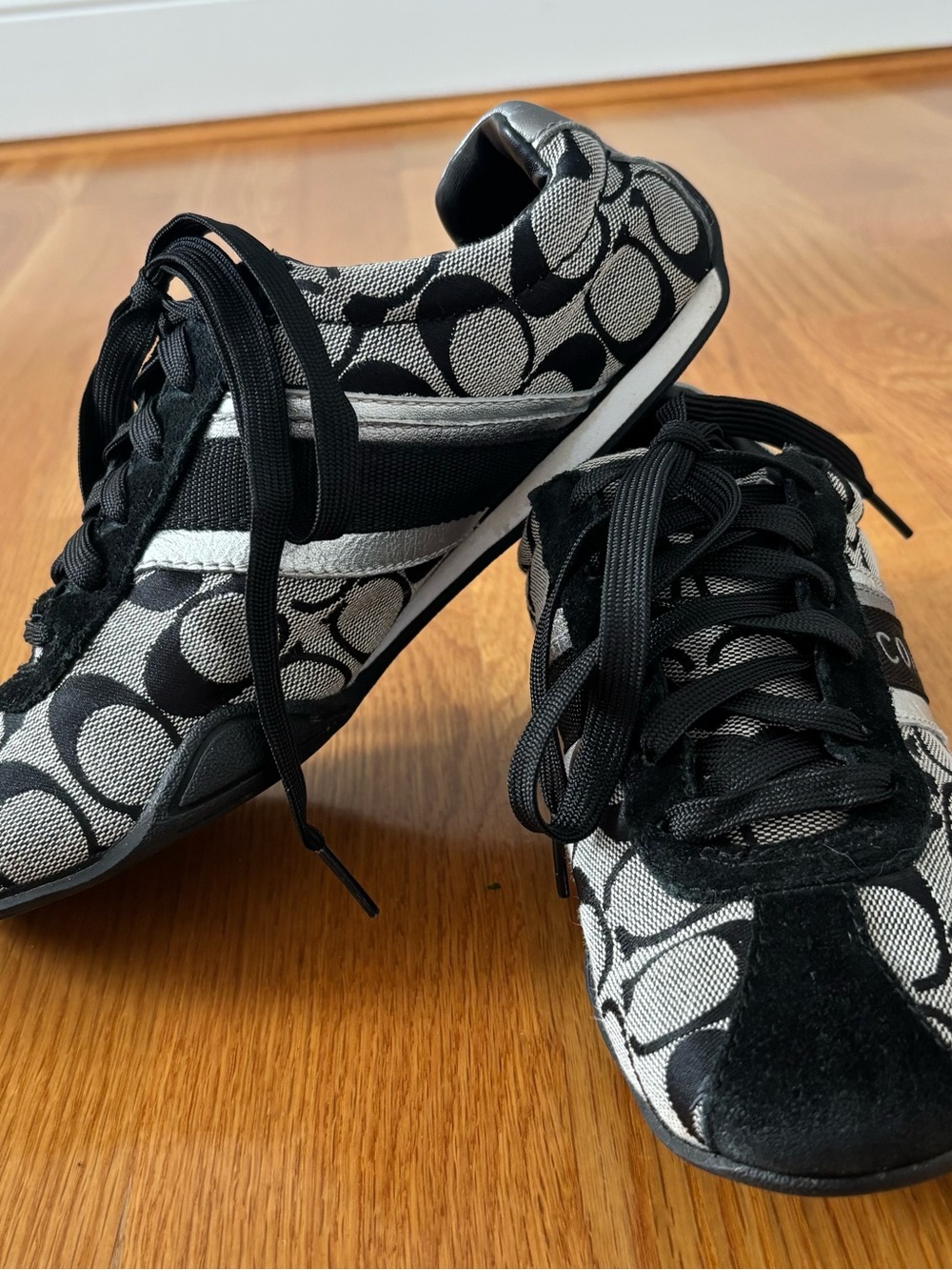 Coach Women's Black and White Signature Logo Sneakers- Size 7.5